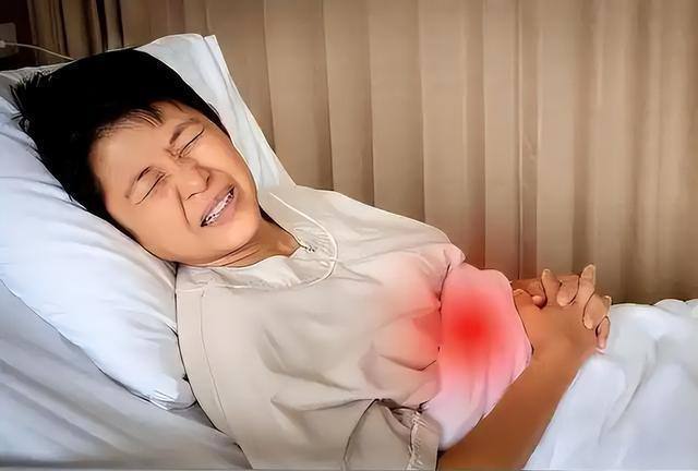 Miệng bỗng xuất hiện 4 dấu hiệu lạ, rất có thể dạ dày đang 