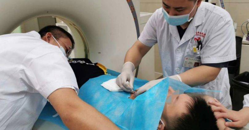 Cơn ho tưởng vô hại của cậu bé 15 tuổi và chẩn đoán khiến cả gia đình sụp đổ- Ảnh 1. Cơn ho tưởng vô hại của cậu bé 15 tuổi và chẩn đoán khiến cả gia đình sụp đổ- Ảnh 1.