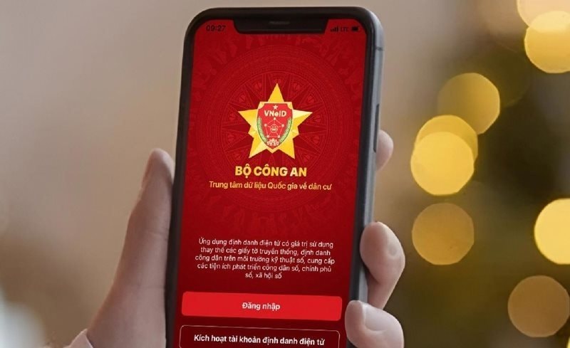 BHXH phát thông báo về BHYT trên VNeID, người dân cập nhật ngay kẻo mất quyền lợi- Ảnh 1.