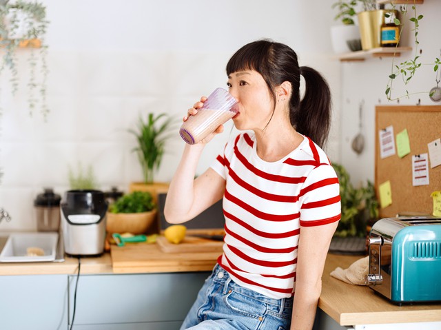 Không phải sáng hay tối, đây mới là cách uống collagen giúp làn da và xương khớp của bạn hưởng lợi nhiều nhất- Ảnh 1. Không phải sáng hay tối, đây mới là cách uống collagen giúp làn da và xương khớp của bạn hưởng lợi nhiều nhất- Ảnh 1.