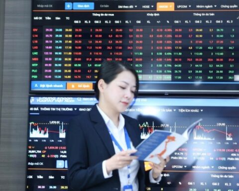 Chứng khoán ngày 9/2: VN-Index giảm nhẹ, thanh khoản xuống thấp nhất từ đầu năm