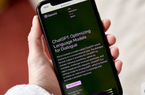 Sắp khai tử 1 phiên bản ChatGPT phổ biến: Hàng trăm nghìn người dùng bị ảnh hưởng, phẫn nộ đòi sa thải Sam Altman