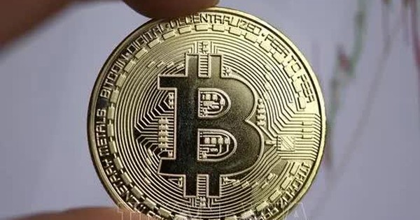 Bitcoin phục hồi trên 70.000 USD, nhà đầu tư vẫn thận trọng