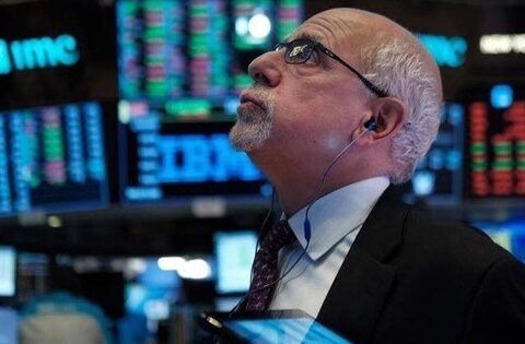 Phiên 10/2: Khối ngoại “tung” gần 1.000 tỷ đồng mua ròng, đột biến tại một mã ngân hàng