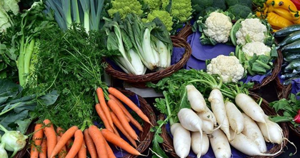 4 loại rau dễ “ngậm thuốc trừ sâu”, chuyên gia dinh dưỡng mách nấu ăn làm thêm 1 việc để an tâm hơn