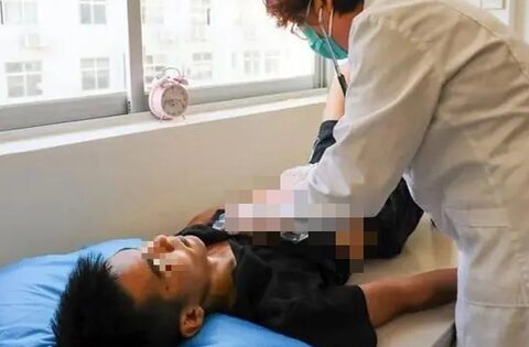 Chàng trai trẻ “tá hỏa” vì thấy dấu hiệu sùi mào gà, sốc nặng khi bác sĩ nói: 25% nam giới giống anh