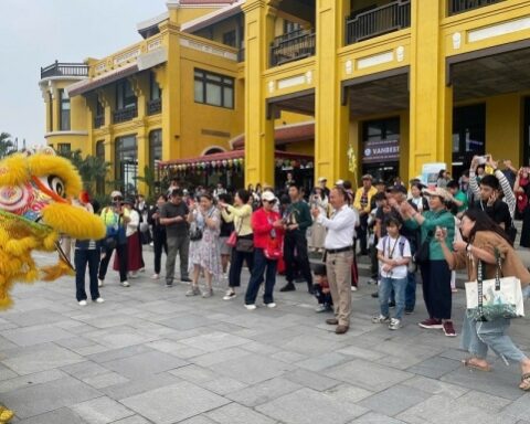 Quảng Ninh thu từ du lịch ước đạt hơn 1.000 tỷ đồng trong 5 ngày nghỉ Tết Nguyên đán