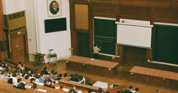 Không phải tiếng Anh, đây là 3 ngôn ngữ AI khuyên nên học ngay nếu muốn kiếm tiền trong 5 năm tới