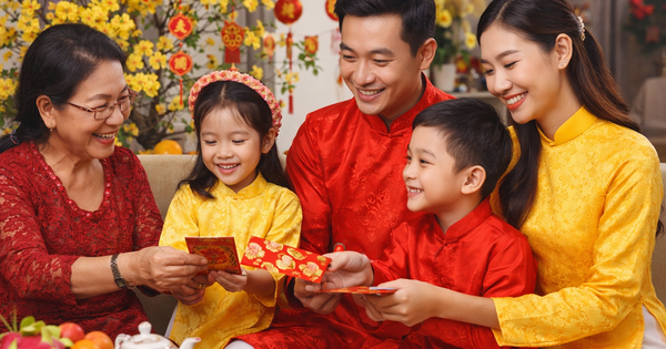 Lì xì Tết: Từ truyền thống đến chuyển khoản