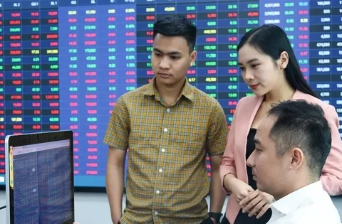 Chứng khoán nâng hạng, trăn trở ‘nâng chất’ thị trường