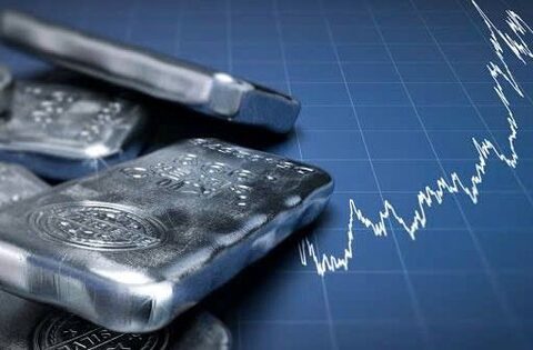 Giá bạc lao dốc, một thế lực vừa “xả” gần 400 tấn