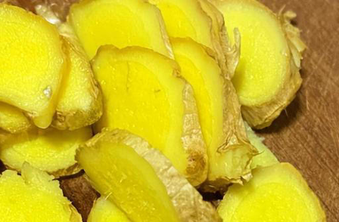 2 năm nấu ăn gì cũng cho gừng, người phụ nữ 53 tuổi sau tái khám, bác sĩ ngạc nhiên hỏi “Chị đã làm gì?”