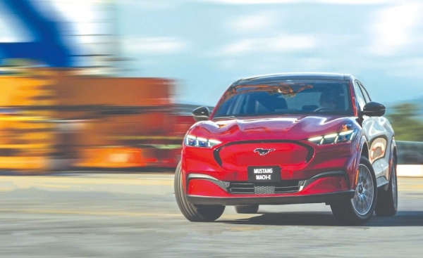 Ford Việt Nam đạt kỷ lục doanh số năm 2025, vinh dự nhận bằng khen của Thủ tướng