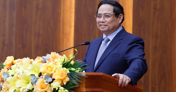 Thủ tướng: Tạo môi trường tự do sáng tạo, “dám ước mơ, dám khát vọng” để thu hút nhân tài