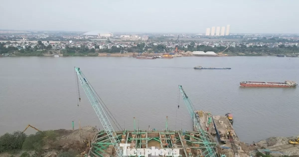 Hà Nội: Nhiều dự án giao thông công nhân ‘cắm cờ, dựng trại’ quyết tâm vượt tiến độ