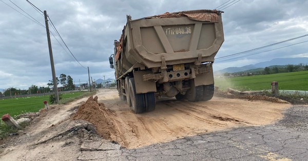 Yêu cầu siết chặt xe chở đất thi công sân bay Phù Cát vì cày nát tuyến ĐT 638