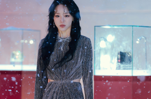 Người Hàn vung tiền mua đồ hiệu có “khét” như trong Nghệ thuật lừa dối của Sarah?