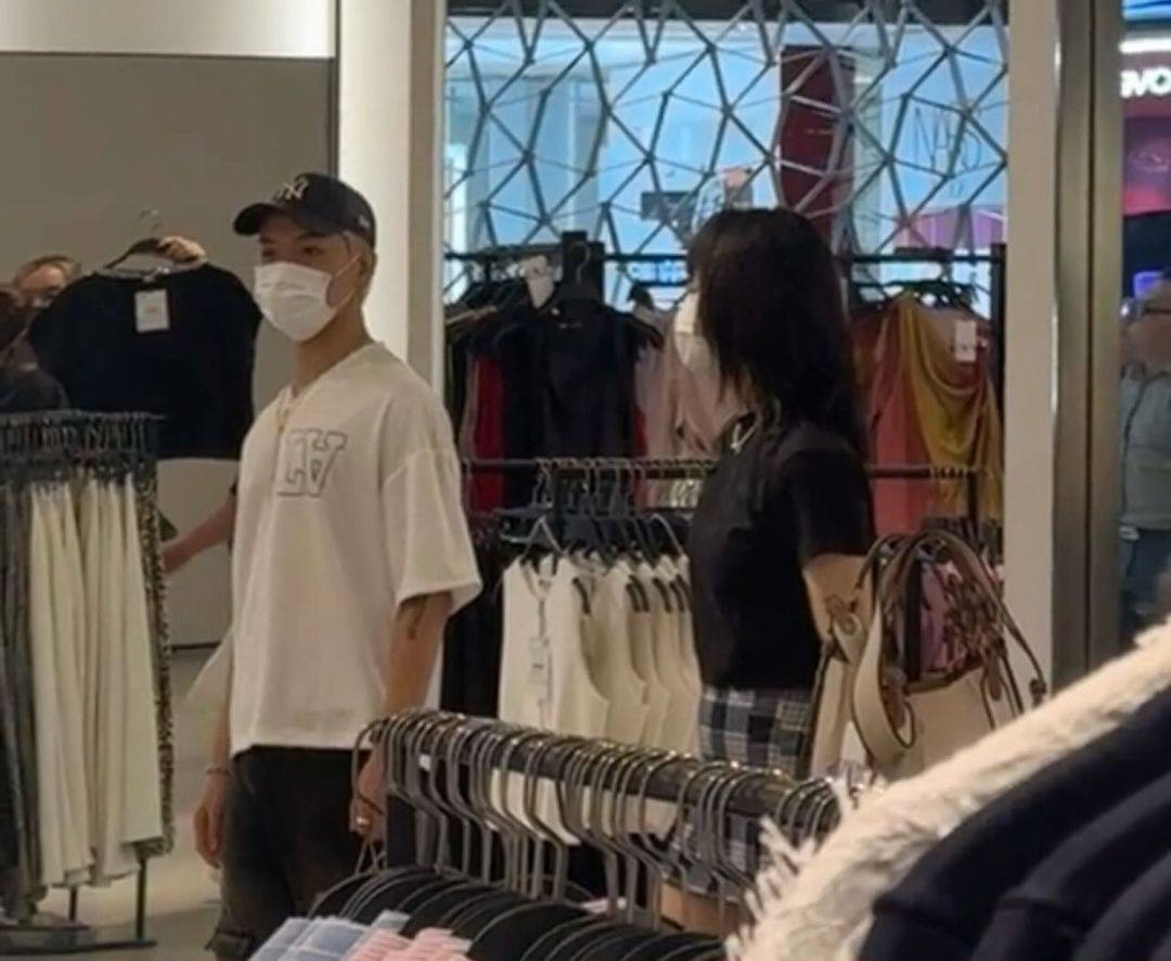 1 cặp đôi Vbiz đang yêu lại từ đầu?- Ảnh 5.