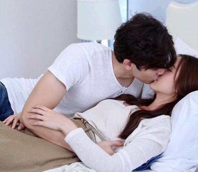 75% phụ nữ bị đau khi quan hệ, bác sĩ nói thẳng: Đau theo 5 kiểu này đi khám ngay còn kịp! - Ảnh 1.