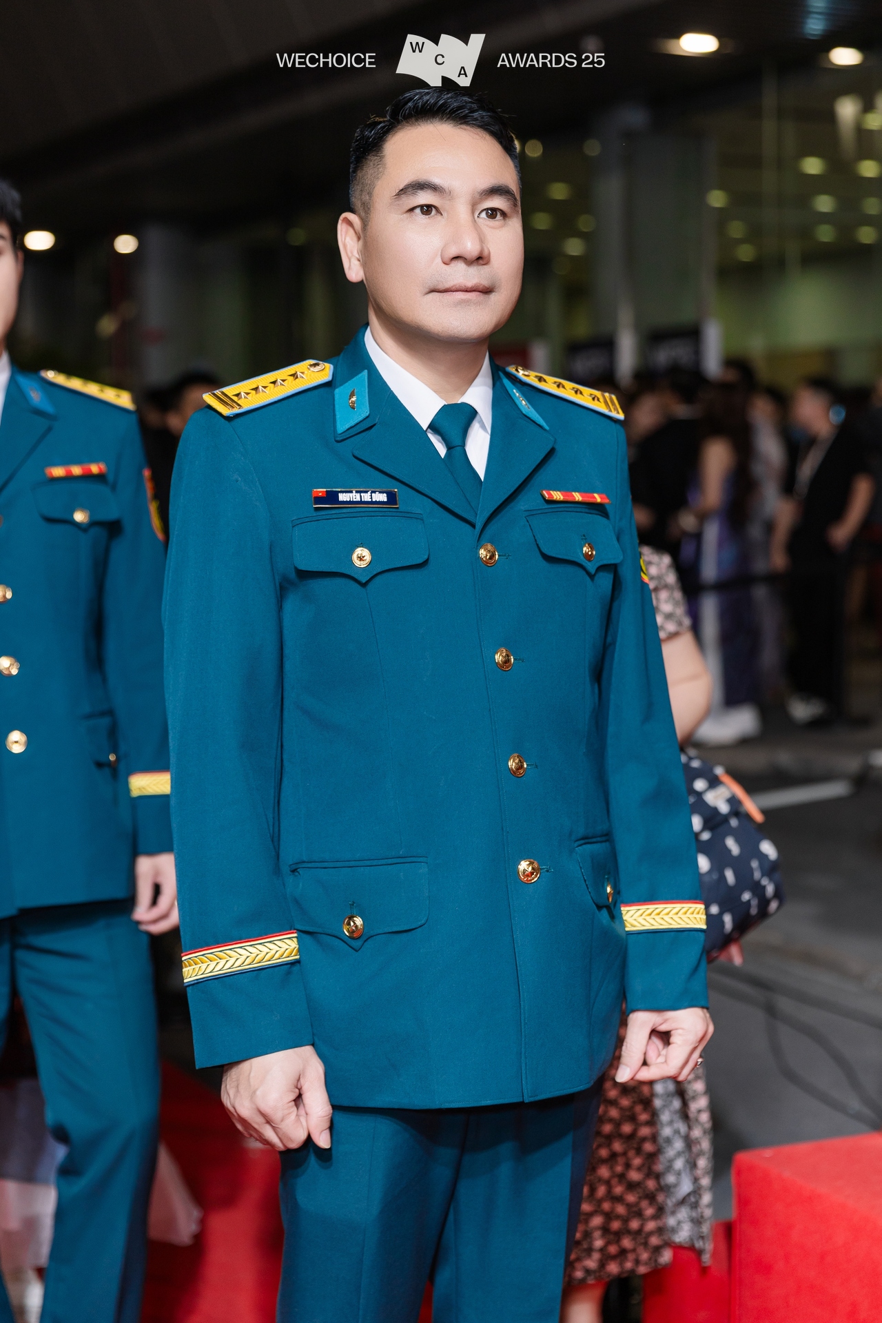 Đại tá, phi công cấp 1 Nguyễn Thế Dũng đứng cạnh Đại uý Đào Văn Bình: Phía sau bức ảnh gây bão mạng- Ảnh 3.