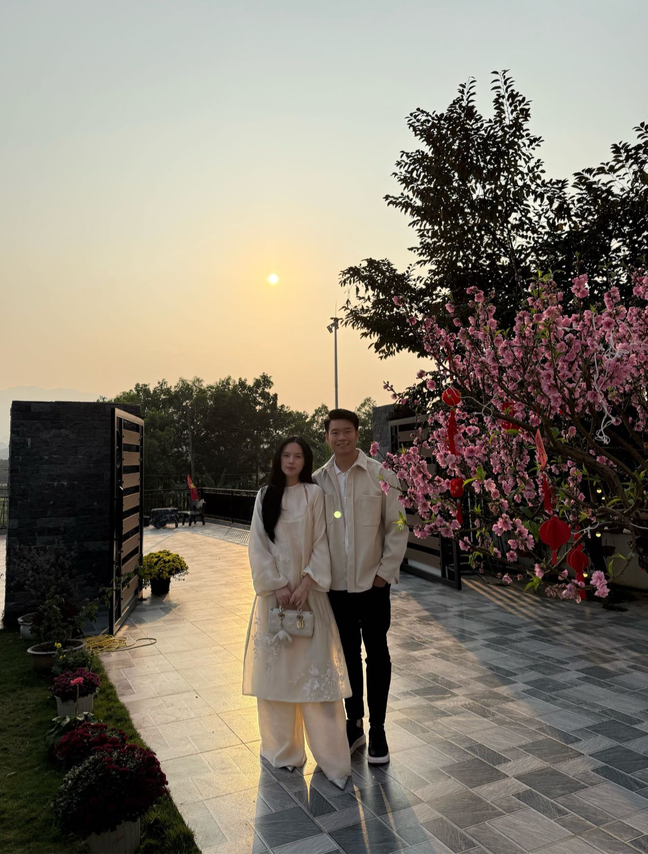 Vợ Thành Chung gây sốt với mâm cỗ cúng ông Công ông Táo chỉn chu đón Tết đầu tiên trong căn biệt thự mới- Ảnh 3.