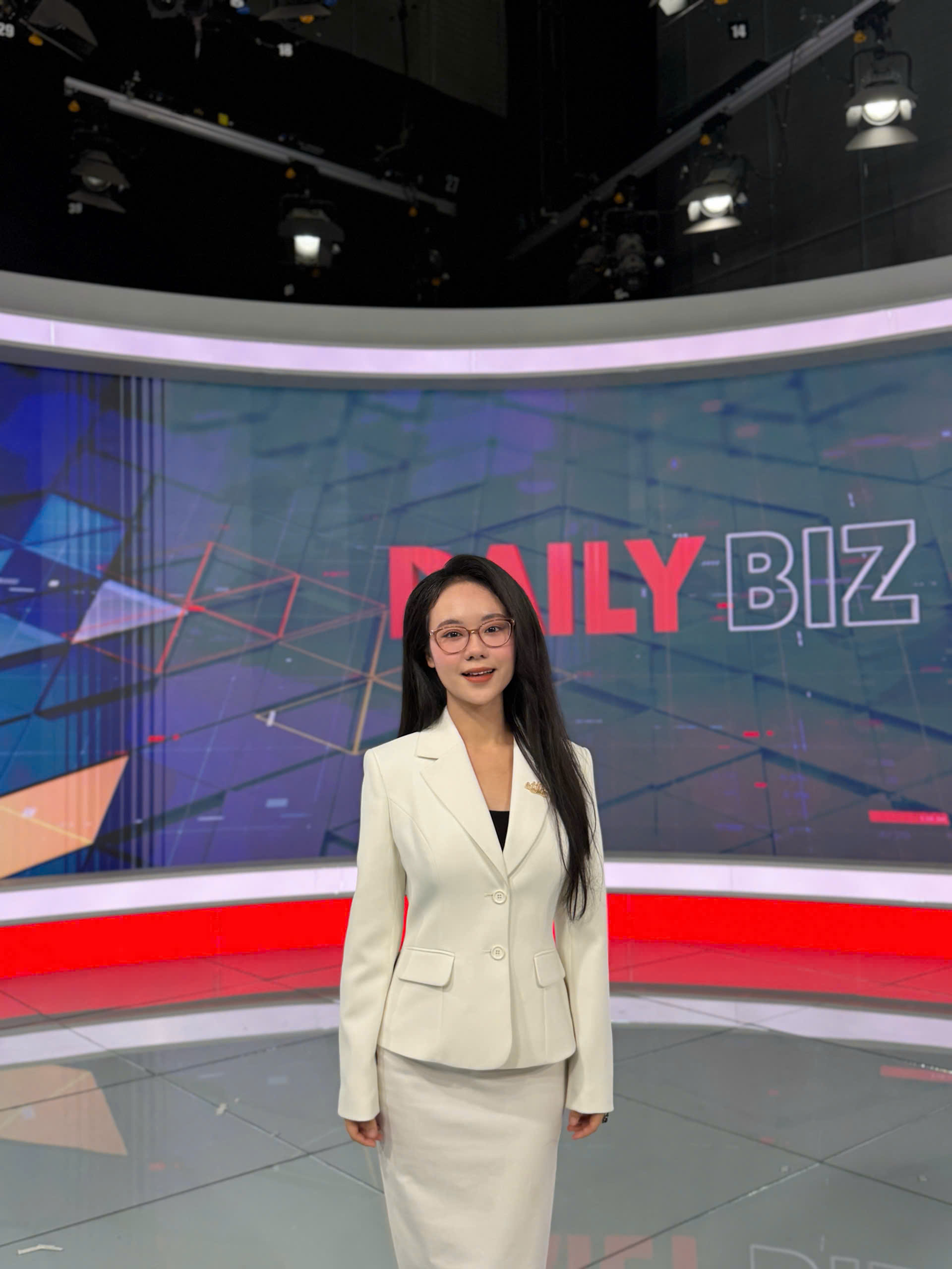 MC tuổi Ngọ xinh đẹp của Vietnam Today: 