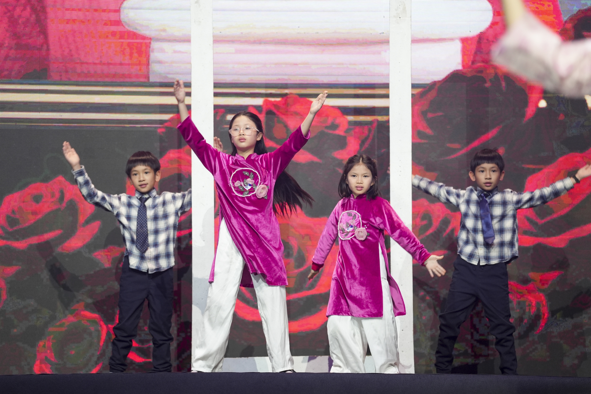 20 học sinh song sinh và câu chuyện giáo dục về sự đồng hành, tôn trọng khác biệt- Ảnh 3.