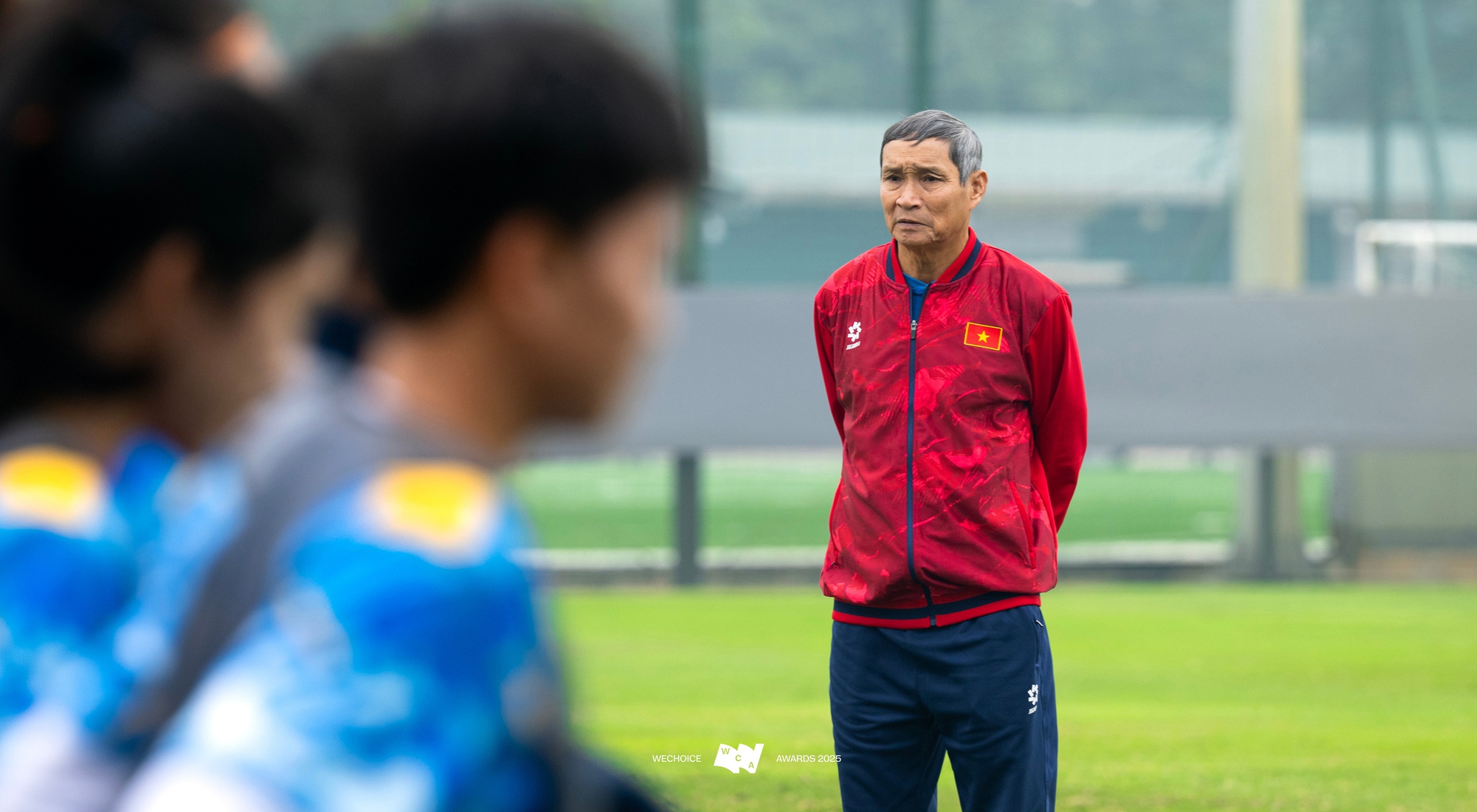 HLV 75 tuổi Mai Đức Chung của đội tuyển nữ Việt Nam: “Thắng thì các con nhận, thua thì bác chịu”- Ảnh 10. HLV 75 tuổi Mai Đức Chung của đội tuyển nữ Việt Nam: “Thắng thì các con nhận, thua thì bác chịu”- Ảnh 10.