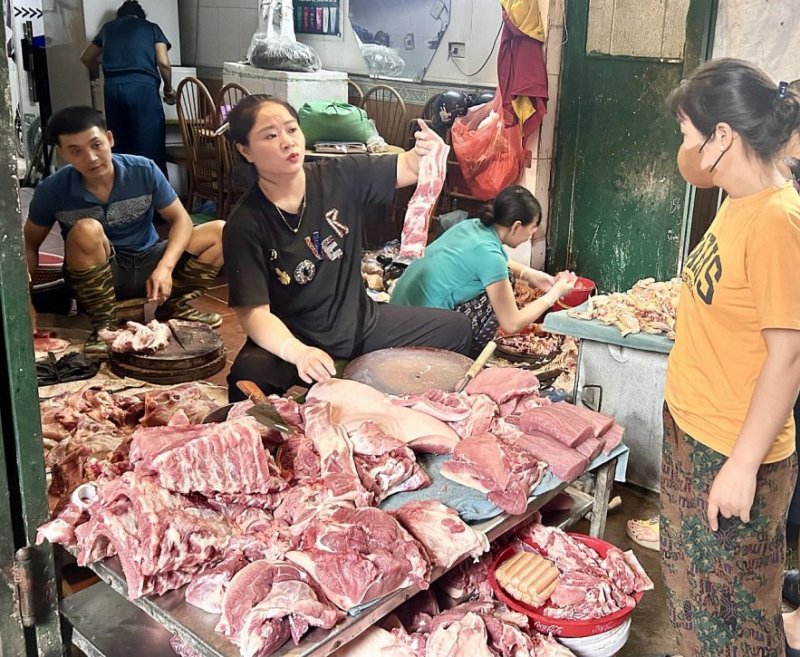 Từ Mùng 2 Tết 2026, thị trường sôi động trở lại, giá cả ổn định