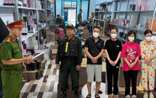 Các tổ công tác đồng loạt khám xét nhiều kho hàng, bắt giữ bà chủ Lê Thị Kim Tuyến và 3 người