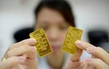 Giá vàng biến động mạnh, nhà đầu tư nên làm gì?