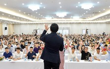 Doanh nghiệp bán khoá học làm giàu báo lãi quý 4 