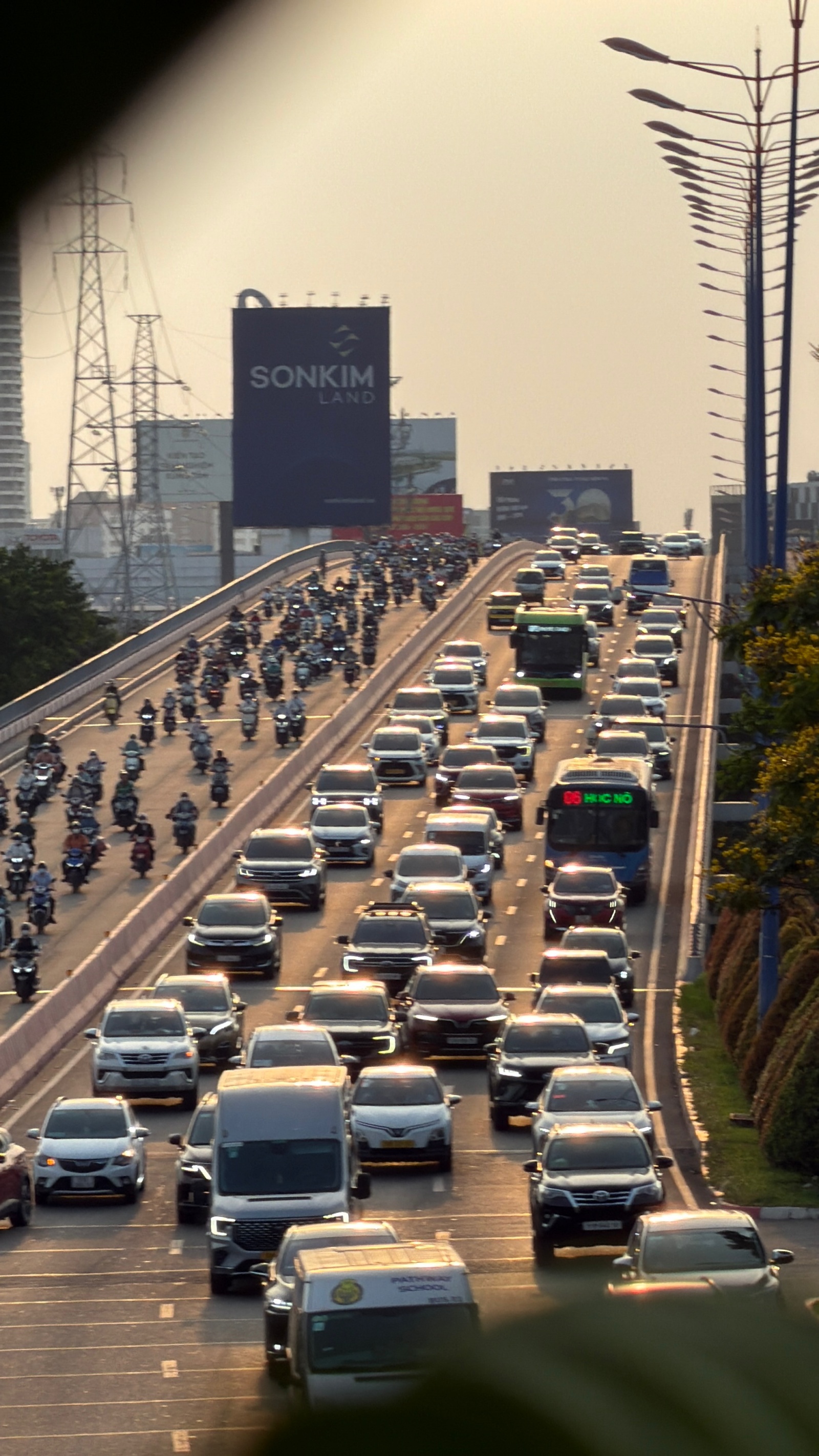 Cảnh tượng đẹp choáng ngợp chiều mùng 7 ở TP.HCM- Ảnh 7.