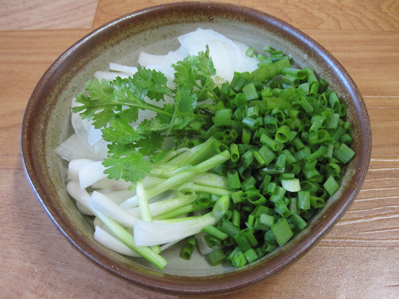 Rau mùi - loại rau gây chia rẽ nhất thế giới lại âm thầm mang 3 lợi ích sức khỏe khiến ai cũng bất ngờ - Ảnh 3.