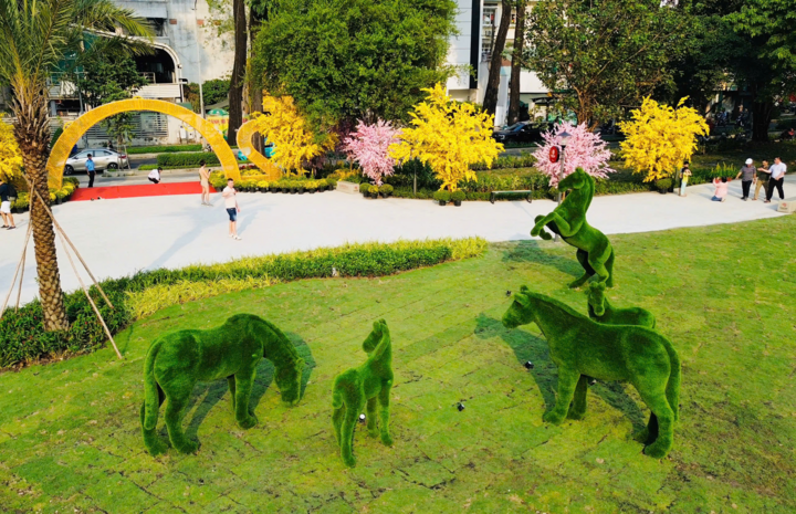 Cách TP.HCM 'đánh thức' những khu đất vàng bị 'quây tôn' giữa lòng đô thị- Ảnh 3.