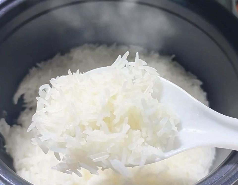 Bí quyết để có bát cơm ngon: Chỉ cần lưu ý các chức năng này trên nồi cơm điện là cơm sẽ ngon tuyệt!- Ảnh 9. Bí quyết để có bát cơm ngon: Chỉ cần lưu ý các chức năng này trên nồi cơm điện là cơm sẽ ngon tuyệt!- Ảnh 9.