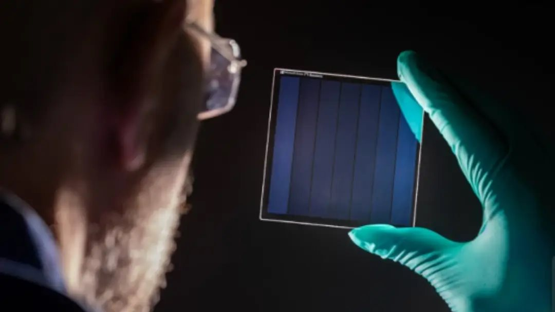 Microsoft phát minh tấm kính kỳ diệu giải bài toán 