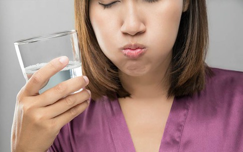 Chế độ ăn uống gây mùi hôi miệng cần tránh để hơi thở thơm tho ngày Tết