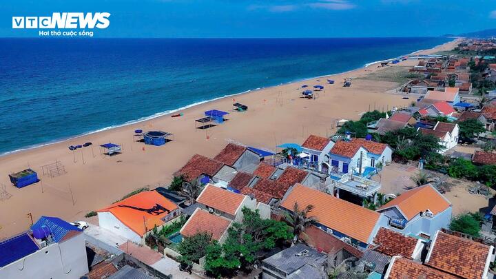 Độc đáo ngôi làng '100% nhà lợp mái đỏ' bên biển Đắk Lắk- Ảnh 8.