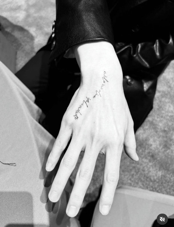 Không thể tin, bộ đôi hot nhất The Art of Sarah hẹn hò lộ liễu đến thế này sao?- Ảnh 2. Không thể tin, bộ đôi hot nhất The Art of Sarah hẹn hò lộ liễu đến thế này sao?- Ảnh 2.