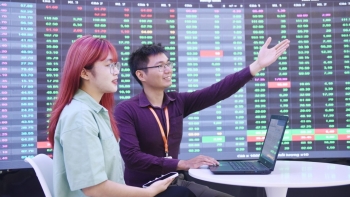 Chứng khoán phái sinh ngày 10/2: Đà tăng bứt tốc kéo chênh lệch dương nới rộng