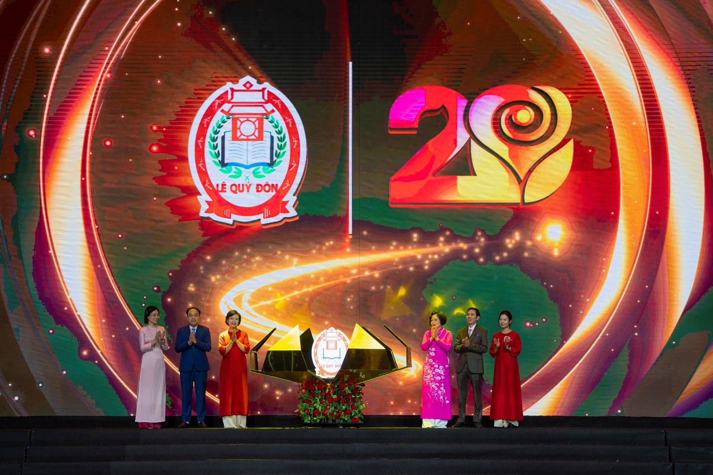 20 học sinh song sinh và câu chuyện giáo dục về sự đồng hành, tôn trọng khác biệt- Ảnh 4.