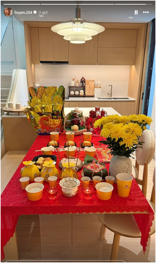 Vợ NSND Tự Long 10 điểm với mâm cúng ông Công ông Táo, Doãn Hải My flex không gian thờ tự choáng ngợp- Ảnh 9.