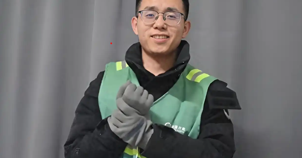 Phát hiện 1 thạc sĩ “gác bằng” đi làm công nhân vệ sinh, nhận lương 11 triệu đồng/tháng