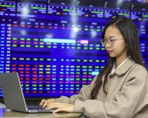 Chứng khoán ngày 25/2: Áp lực bán xuất hiện, VN-Index ngắt mạch tăng