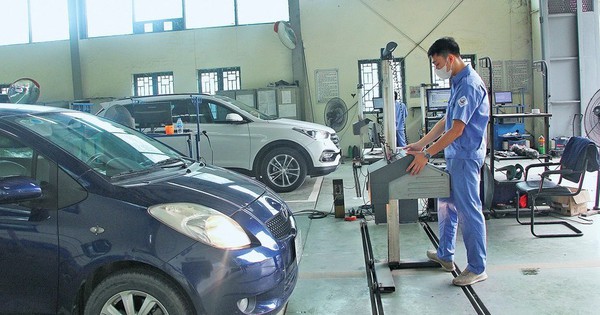 Quy định mới từ 1/3: Tài xế ô tô và xe máy chính thức chuyển sang dùng giấy đăng kiểm điện tử