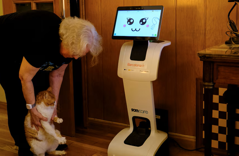 Công nghệ 28/2: Google Maps được gỡ hạn chế, robot nhảy múa cùng người cao tuổi