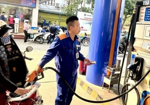 Siết trách nhiệm doanh nghiệp xăng dầu, không để gián đoạn nguồn cung trong mọi tình huống