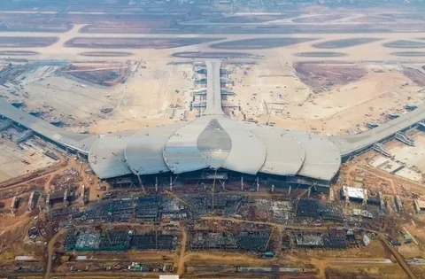 Sân bay Long Thành: Cử tri hỏi đầu tư giai đoạn 2, Bộ Xây dựng trả lời gì?