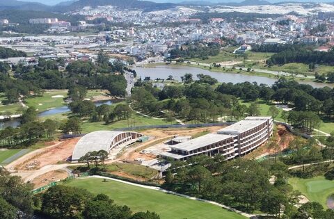 Lâm Đồng kiến nghị tháo gỡ khó khăn tại dự án Sân golf Đồi Cù, King Palace